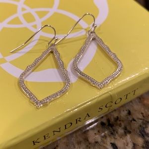 Kendra Scott Sophia Drop Earrings In Gold